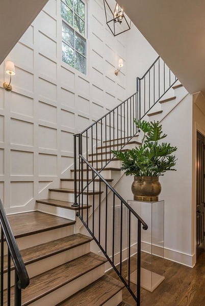 21+ Chic Staircase Wall Decoration Ideas - Listing More