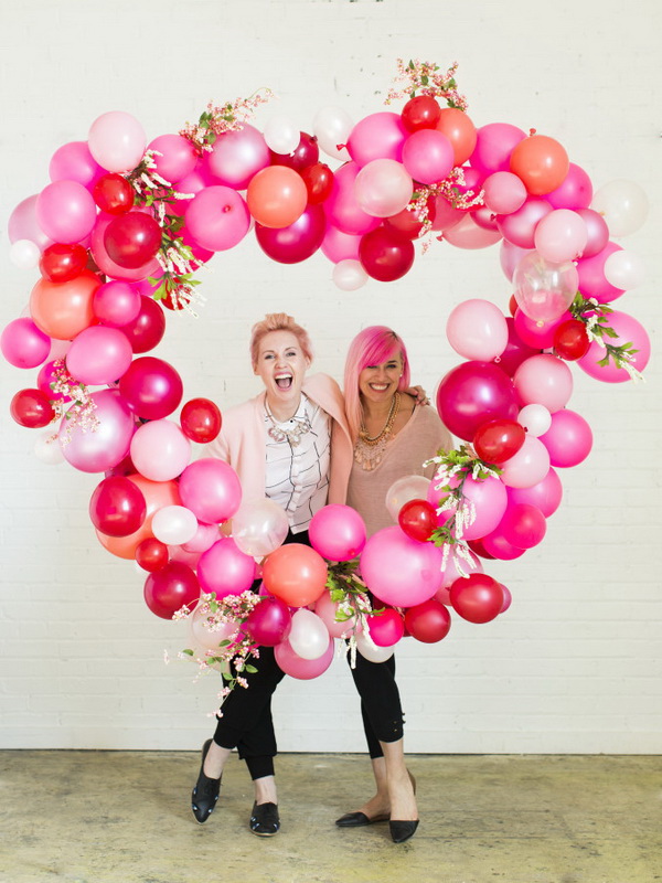 Balloon Heart Photo Backdrop. 