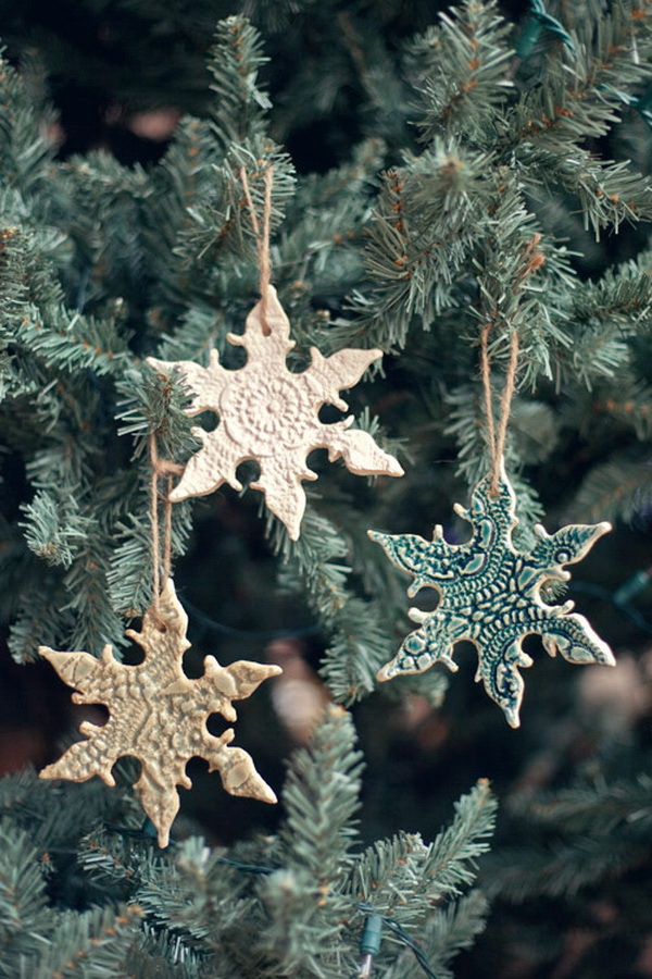 DIY Lace Snowflake Ornaments. 