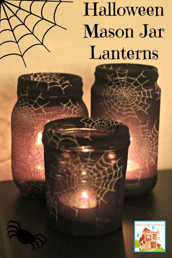 Mason Jar Halloween Lanterns. Super easy and quick to make with fun add the festive atmosphere to your house this creepy halloween season!