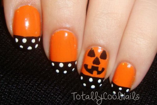 Polka Dots Tipped Halloween Nails. 
