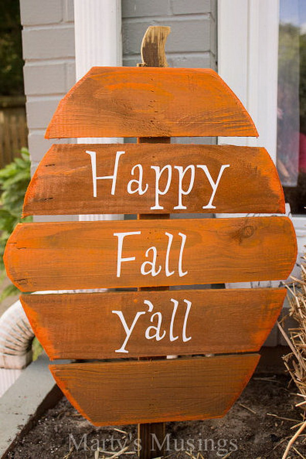 Fence Board Pumpkin Welcome Sign. These fence board pumpkins are fun, inexpensive and easy to complete with some pieces of leftover wood, spray paint and vinyl letters. 