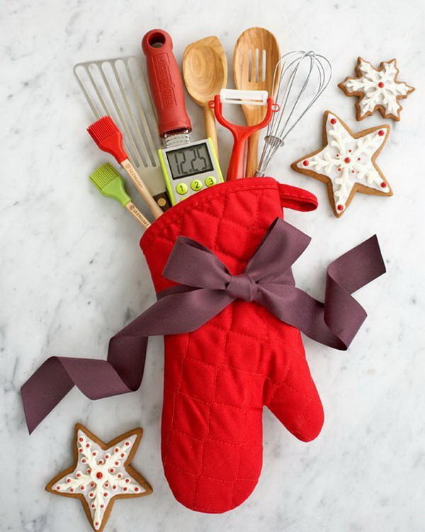 Kitchen Themed Christmas Gifts. Quick and Inexpensive Christmas Gift Ideas for Neighbors