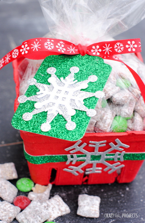 Candy Cane Muddy Buddies. Quick and Inexpensive Christmas Gift Ideas for Neighbors