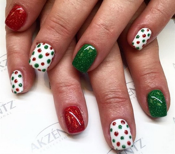 65+ Festive Christmas Nail Art Designs