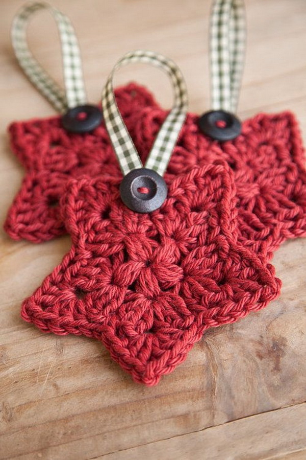 Crochet Granny Star Ornament With a Button. 