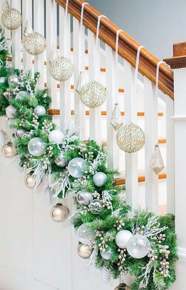 30+ Festive Decoration Ideas for Christmas Staircase.