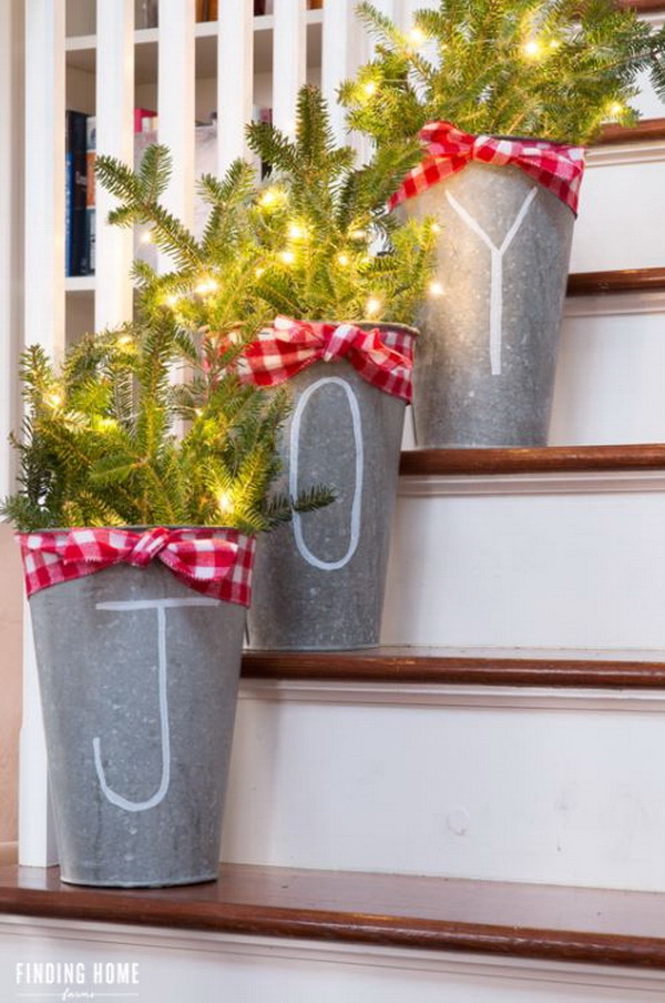 30+ Festive Decoration Ideas for Christmas Staircase.